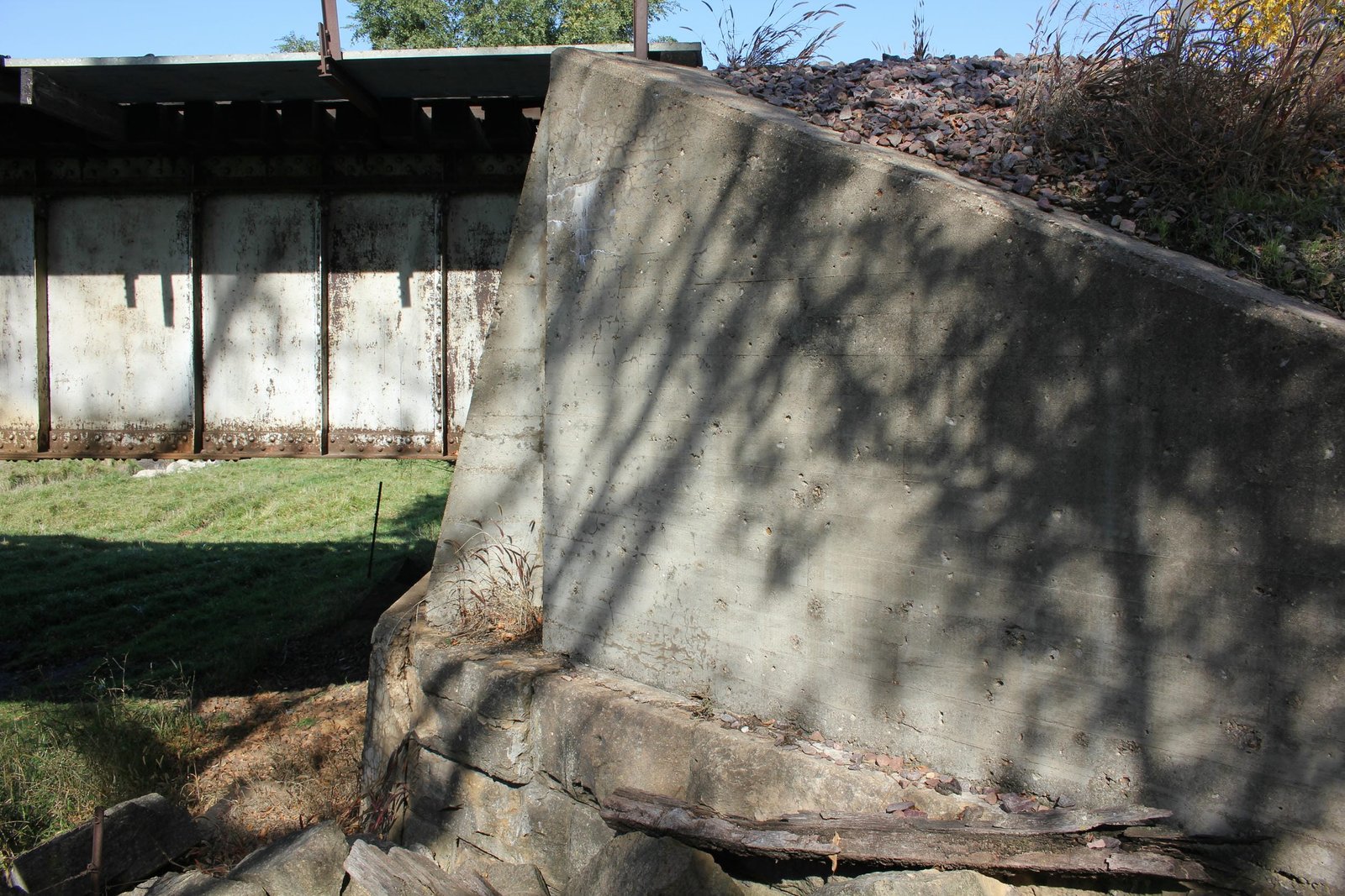 East abutment
